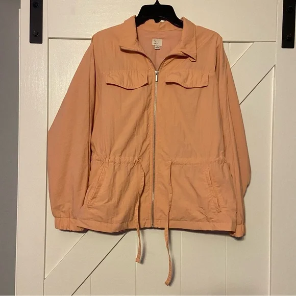 a new day utility cargo jacket w/ drawstring waist. Excellent condition. Size M. - Picture 3 of 6